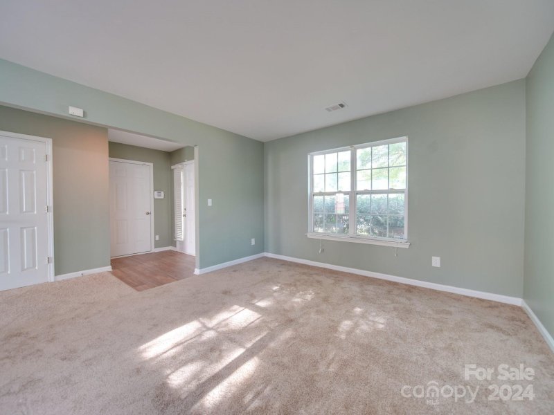 Property image 2 at 928 Grass Hollow Court, Charlotte, NC 28216