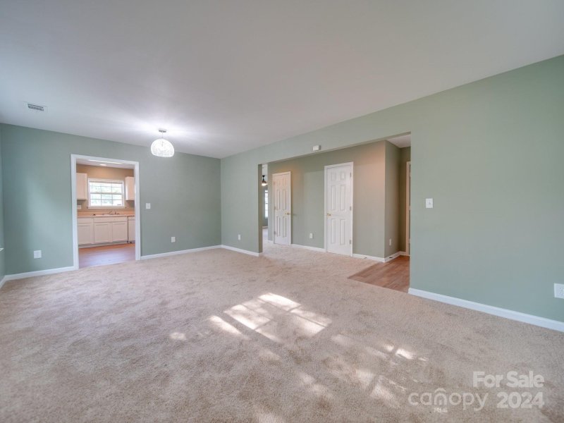 Property image 4 at 928 Grass Hollow Court, Charlotte, NC 28216