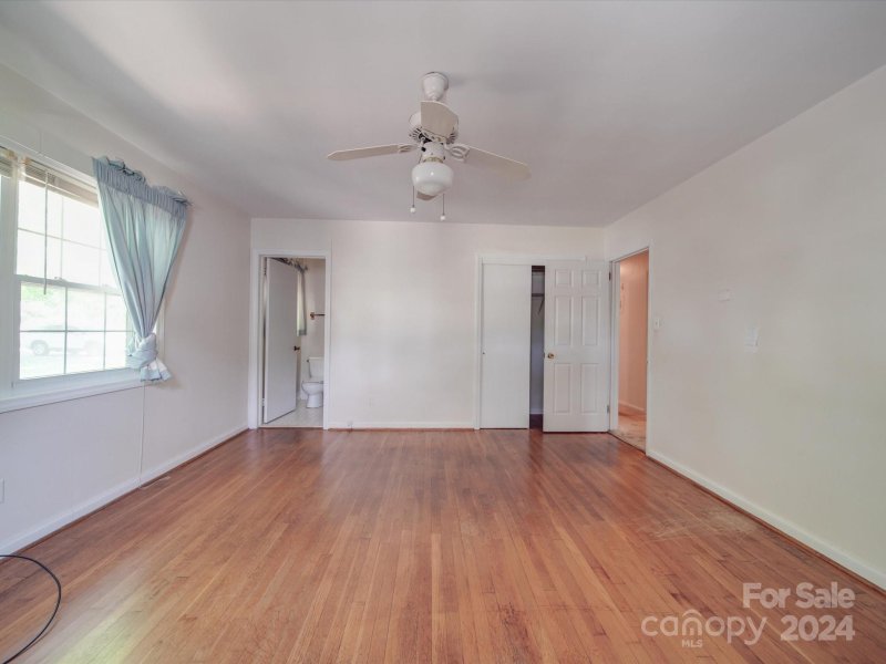 Property image 3 at 624 Armstrong Park Road, Gastonia, NC 28054