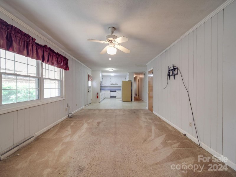 Property image 4 at 624 Armstrong Park Road, Gastonia, NC 28054