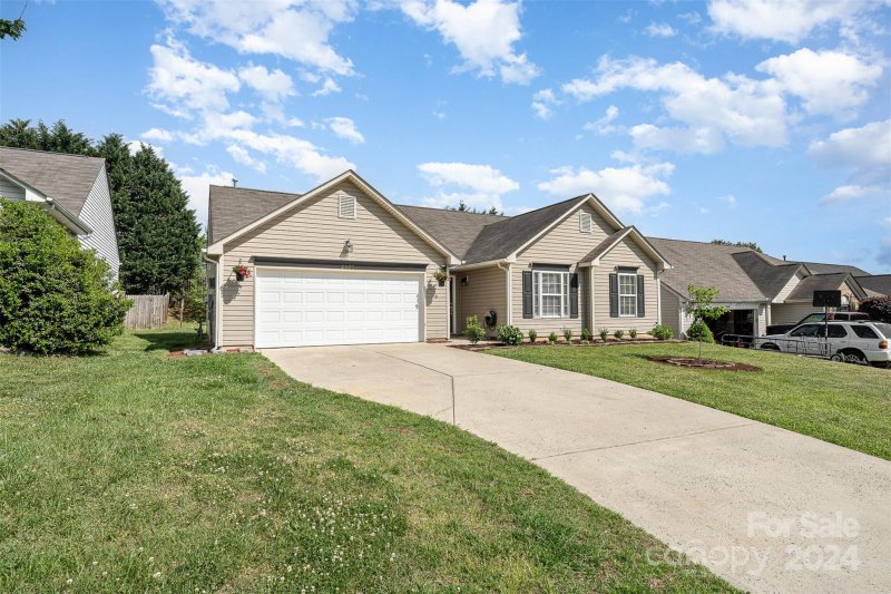 Property image 2 at 2937 Deep Cove Drive, Concord, NC 28027