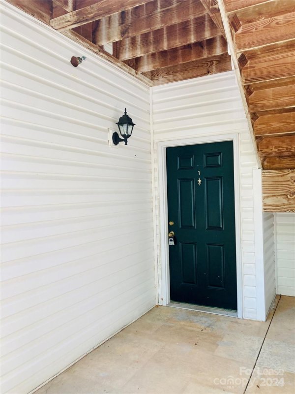 Property image 2 at 5601 Fairview Road, Charlotte, NC 28209