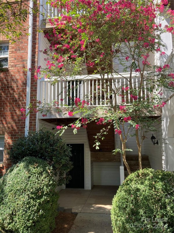 Property image 4 at 5601 Fairview Road, Charlotte, NC 28209