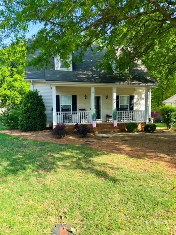 Property image 2 at 231 Sixth Street, Belmont, NC 28012