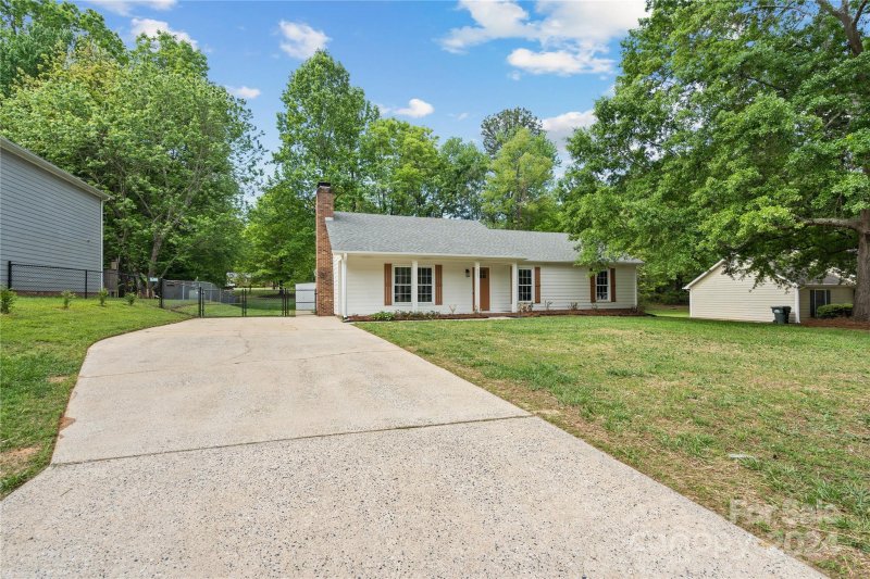 Property image 4 at 657 Tryon Place, Gastonia, NC 28054