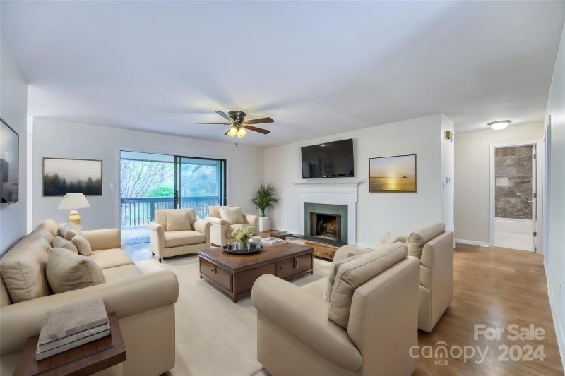 Property image 4 at 206 Crowfields Drive, Asheville, NC 28803