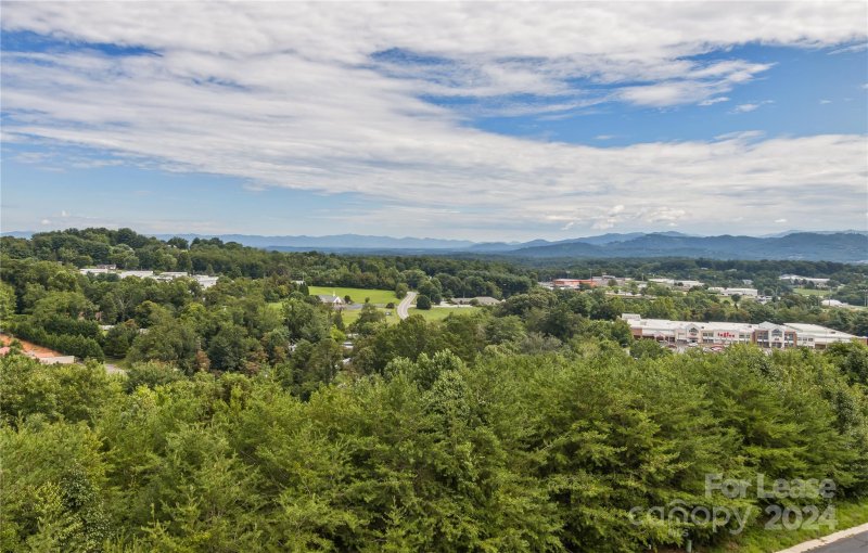 Property image 4 at 73 Rotunda Circle, Asheville, NC 28806