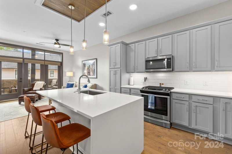 Property image 2 at 2401 Euclid Avenue, Charlotte, NC 28203