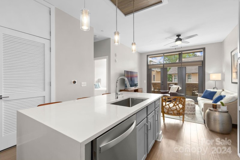 Property image 3 at 2401 Euclid Avenue, Charlotte, NC 28203