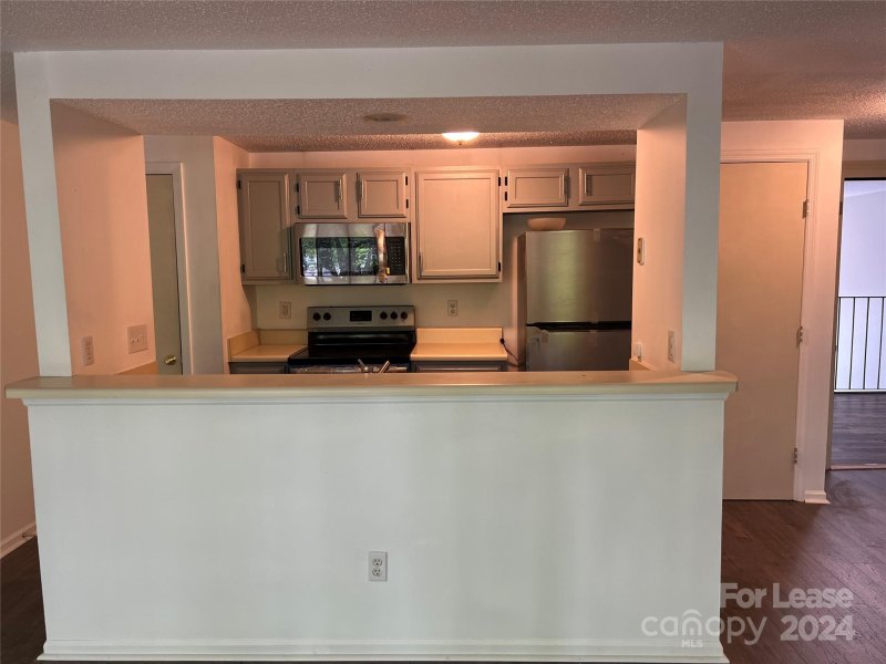 Property image 3 at 1600 Arlyn Circle, Charlotte, NC 28213