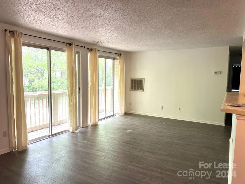 Property image 4 at 1600 Arlyn Circle, Charlotte, NC 28213