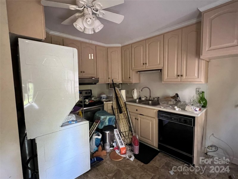 Property image 5 at 3325 Maywood Drive, Charlotte, NC 28205