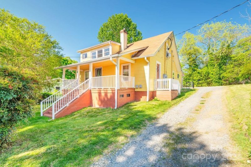 Property image 2 at 29 Galax Avenue, Asheville, NC 28806