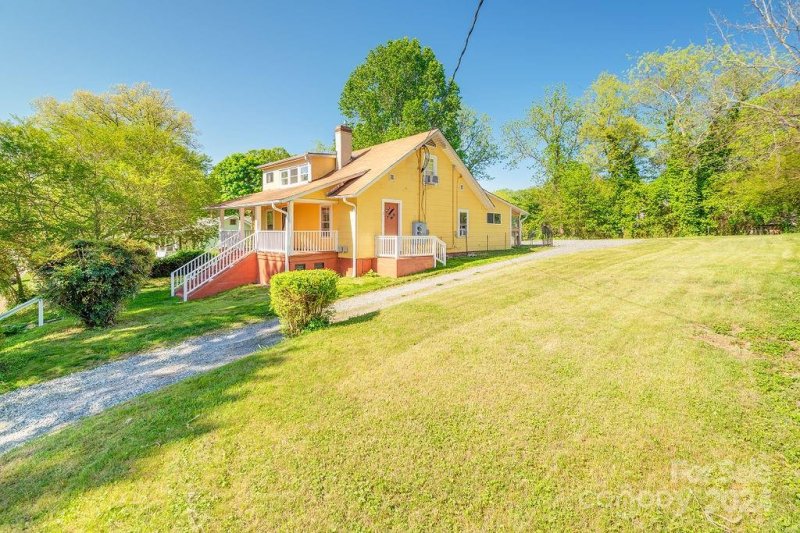 Property image 3 at 29 Galax Avenue, Asheville, NC 28806