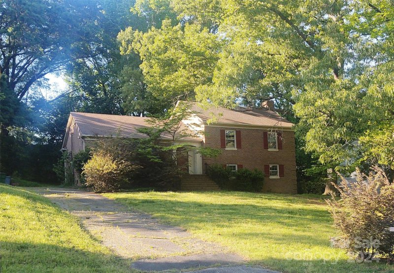 2801 Huntingtowne Farms Lane