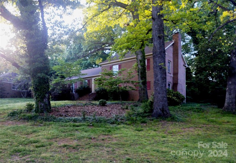 Property image 2 at 2801 Huntingtowne Farms Lane, Charlotte, NC 28210