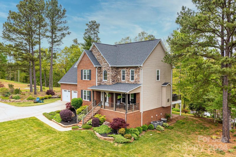 Property image 2 at 4726 Crystal Falls Avenue, Hickory, NC 28601