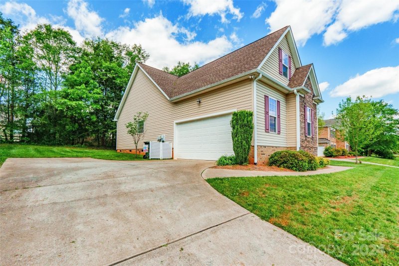 Property image 3 at 1737 Williamsburg Drive, Rock Hill, SC 29732