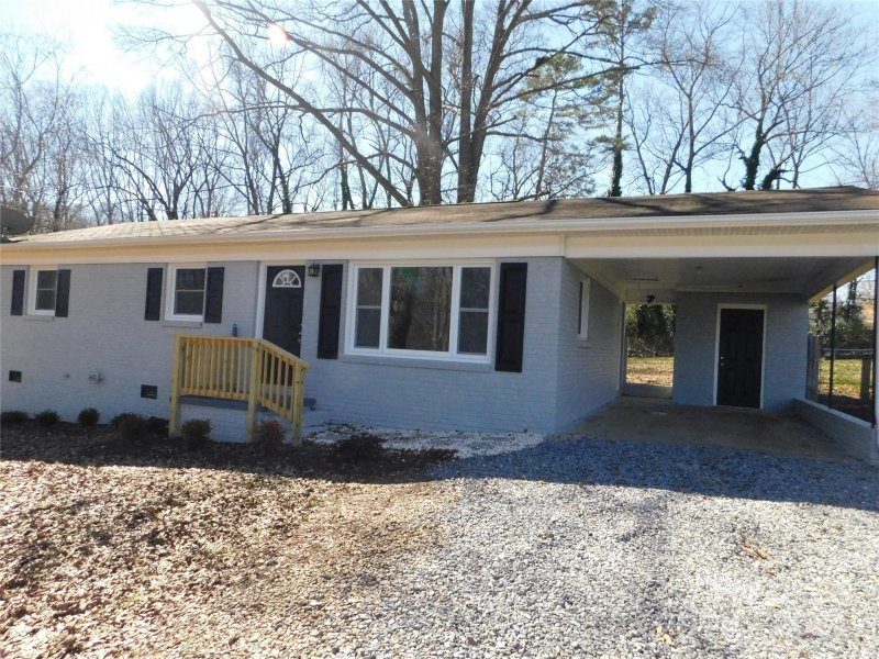 1817 Old English Drive