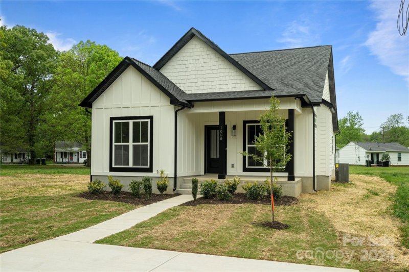 Property image 2 at 1050 Henderson Street, Rock Hill, SC 29730