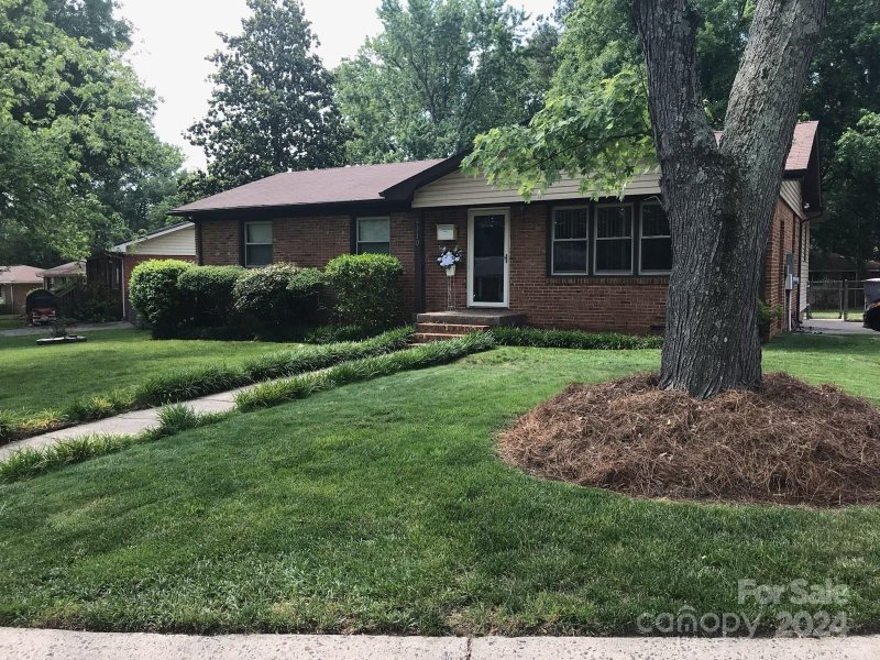 Property image 2 at 5310 Myrica Lane, Charlotte, NC 28213