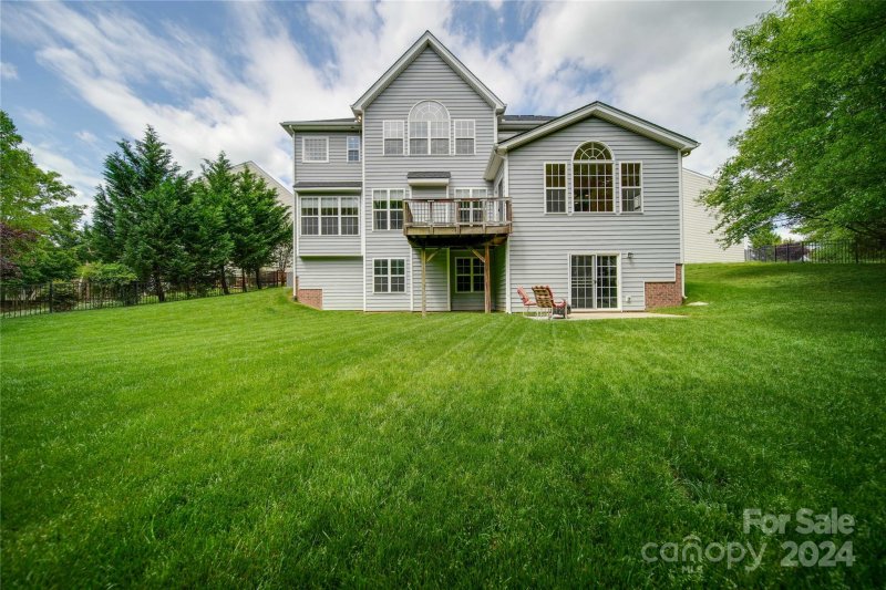 Property image 2 at 2106 Oakcliffe Court, Harrisburg, NC 28075