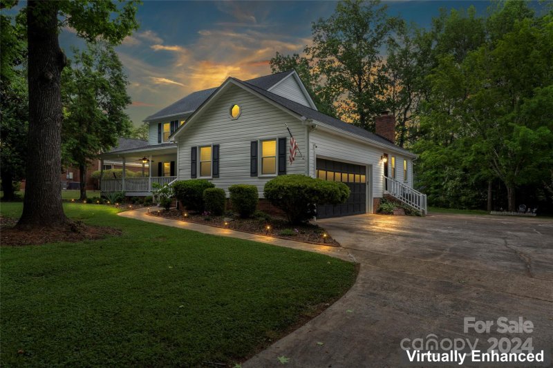1047 Eagle Drive