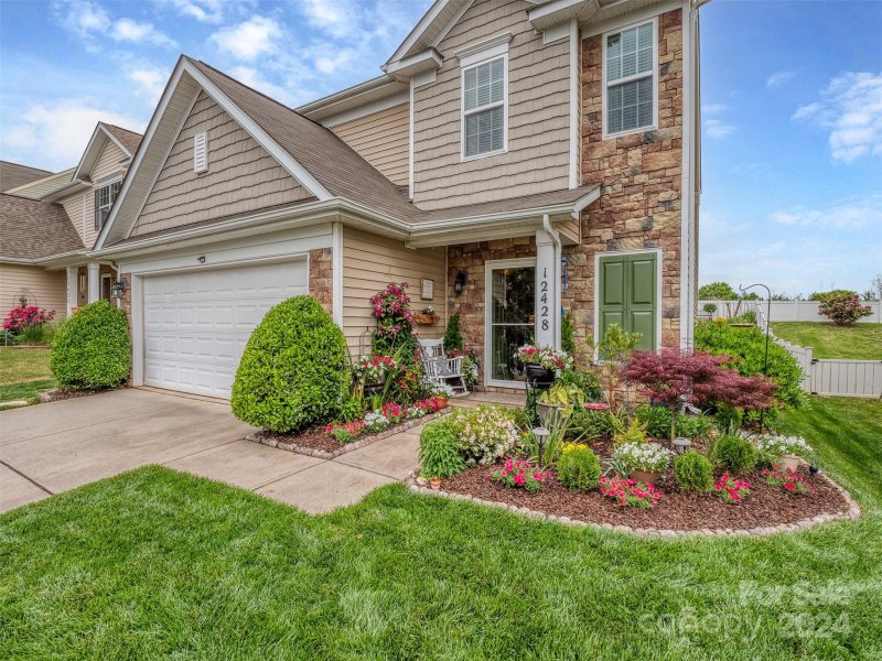 12428 Caracara Court
