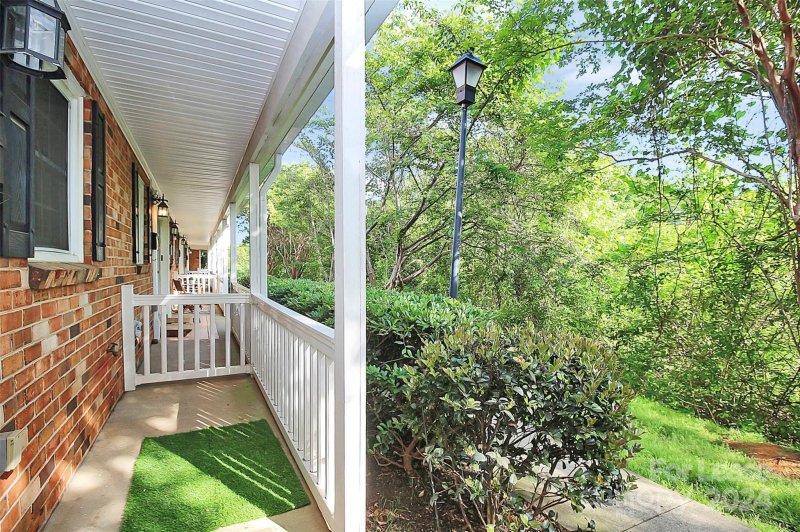 Property image 2 at 1218 Green Oaks Lane, Charlotte, NC 28205