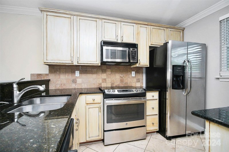 Property image 5 at 1218 Green Oaks Lane, Charlotte, NC 28205