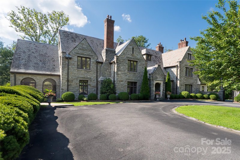 Property image 2 of 436 Vanderbilt Road in Biltmore Forest, Asheville, NC 28803