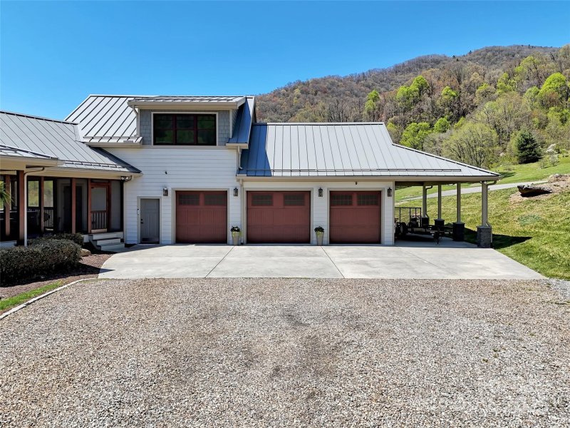 Property image 4 at 12 Rolling Meadow Lane, Clyde, NC 28721