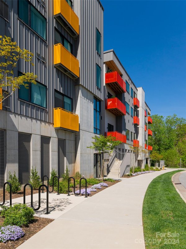 Property image 2 at 68 Craven Street, Asheville, NC 28806