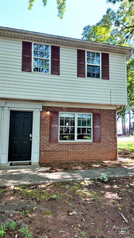 Property image 3 at 5812 Hunting Ridge Lane, Charlotte, NC 28212