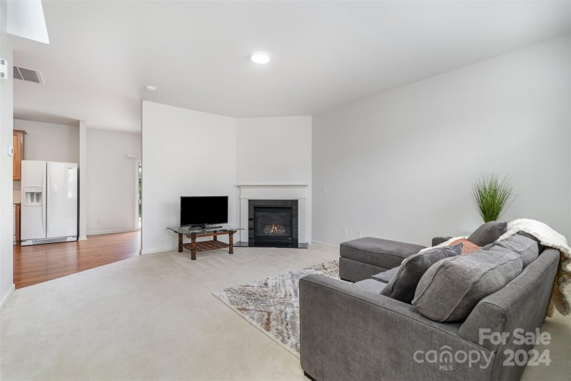 Property image 3 at 2018 Savannah Hills Drive, Matthews, NC 28105