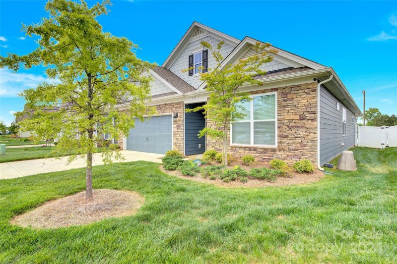 Property image 3 at 137 Cup Chase Drive, Mooresville, NC 28115