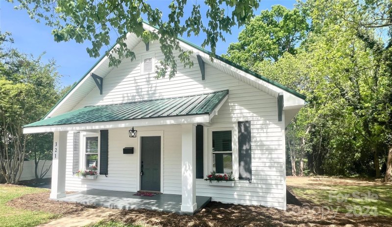 Property image 2 at 321 W Lowrance Avenue, Mooresville, NC 28115