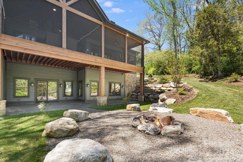 Property image 4 at 11 Shaker Court, Asheville, NC 28805