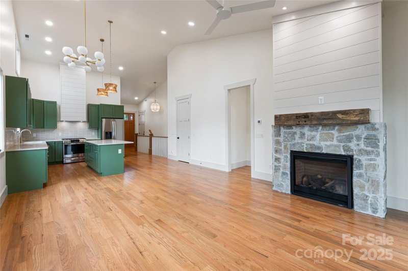 Property image 3 at 114 Unadilla Avenue, Asheville, NC 28803