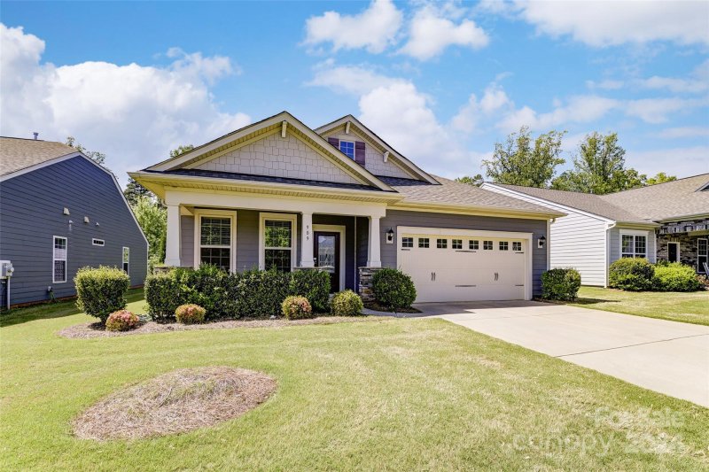 909 Mayapple Way