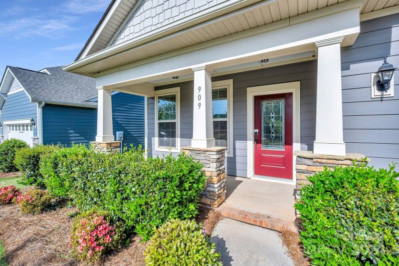 Property image 3 at 909 Mayapple Way, Belmont, NC 28012