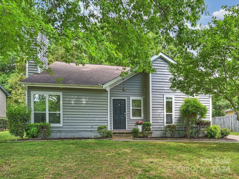 Property image 2 at 8204 Mattingridge Drive, Charlotte, NC 28270