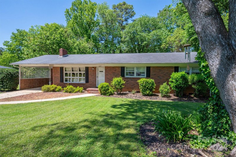 Property image 2 at 2035 Carol Drive, Gastonia, NC 28054