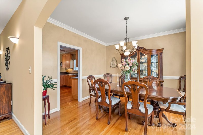 Property image 3 at 4001 Tanglewood Lane, Hickory, NC 28601