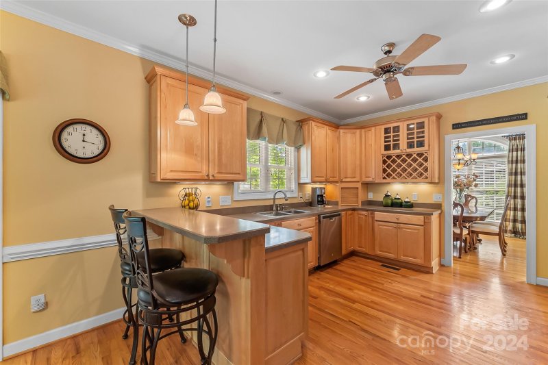 Property image 5 at 4001 Tanglewood Lane, Hickory, NC 28601