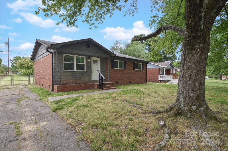 Property image 2 at 4706 Monmouth Drive, Charlotte, NC 28269