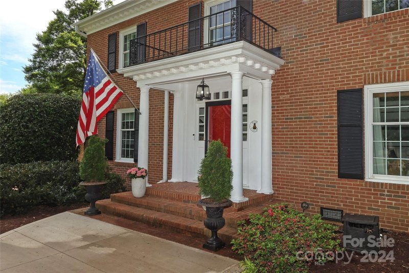 Property image 3 at 2318 Valencia Terrace, Charlotte, NC 28226