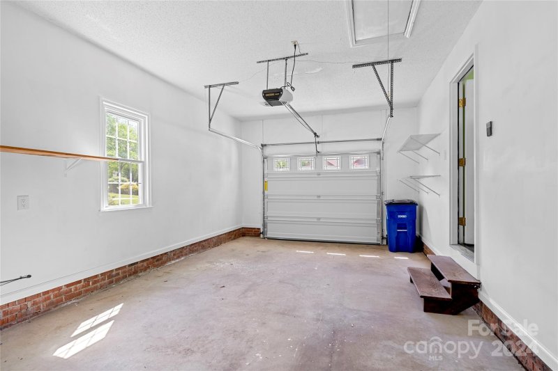 Property image 5 at 23 Marlwood Court, Asheville, NC 28804