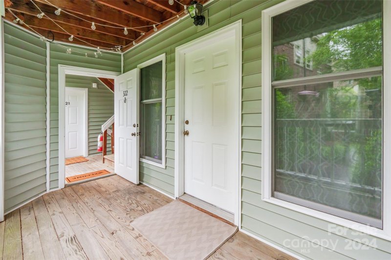 Property image 3 at 430 Queens Road, Charlotte, NC 28207