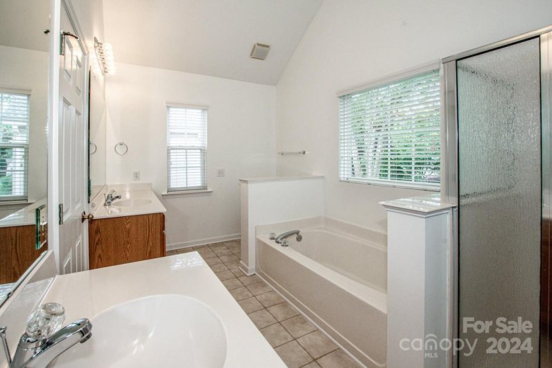 Property image 5 at 142 Lamplighter Lane, Mooresville, NC 28115